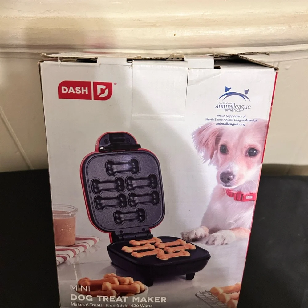 New In Box Dash Red Mini Dog Treat Maker - Makes 6 Treats